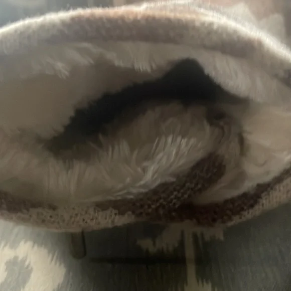 Warm comfy fur line boots - Picture 3 of 3